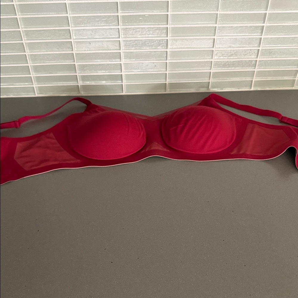 Chic Scarlet Women's Bra